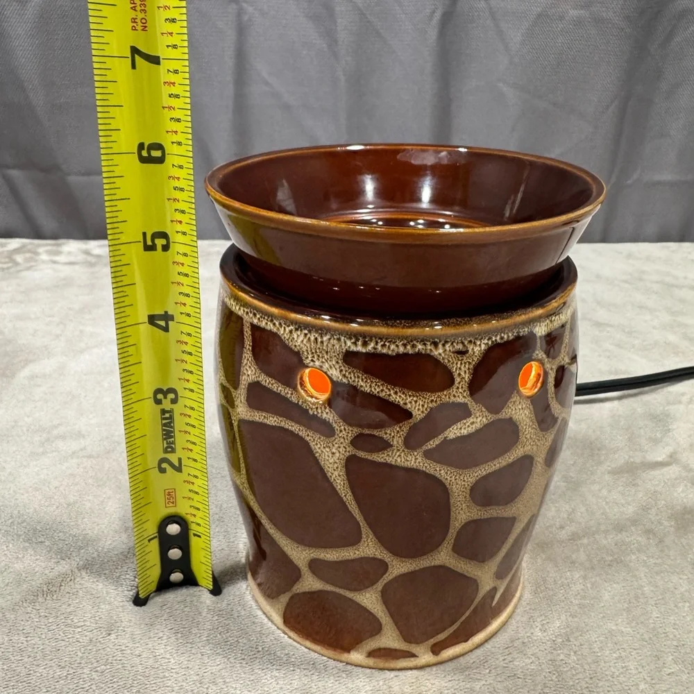 Scentsy Giraffe Print Full Size Wax Warmer